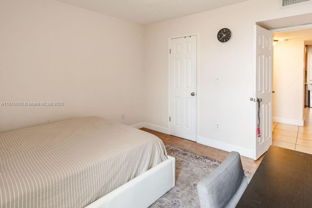 PARKSIDE NO 1 CONDO - BLD - Residential