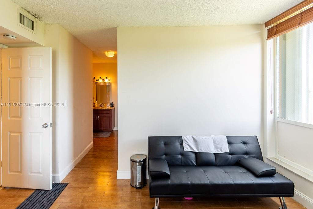 PARKSIDE NO 1 CONDO - BLD - Residential