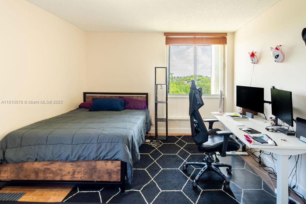 PARKSIDE NO 1 CONDO - BLD - Residential