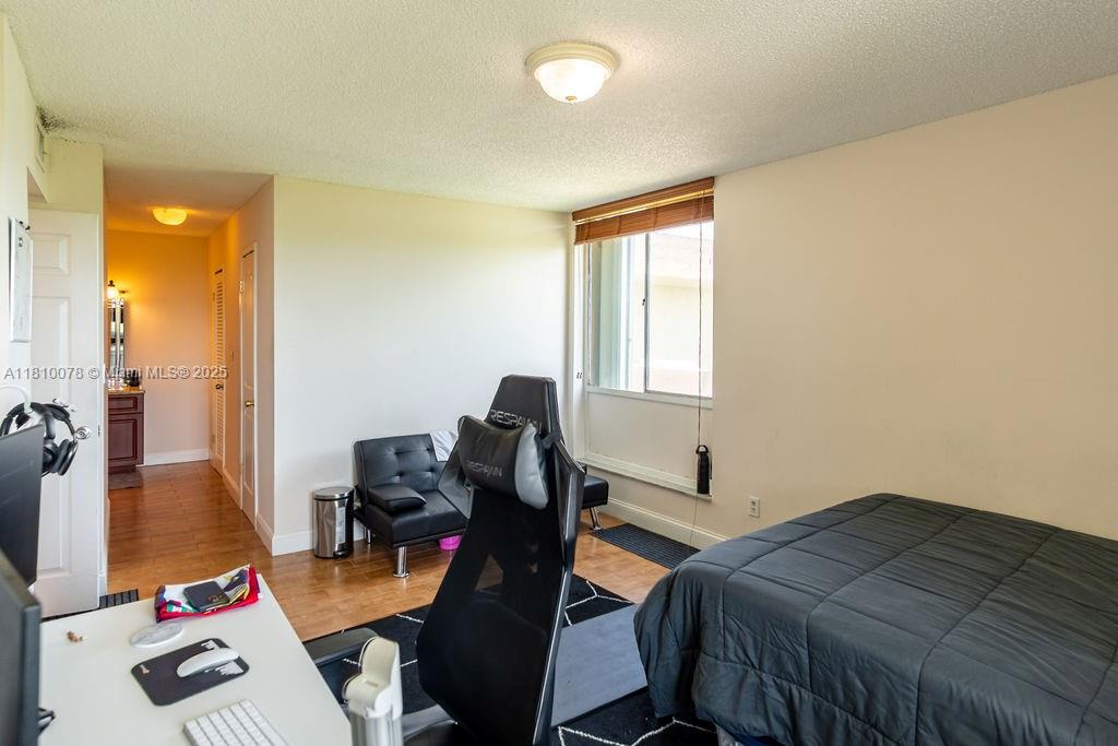 PARKSIDE NO 1 CONDO - BLD - Residential