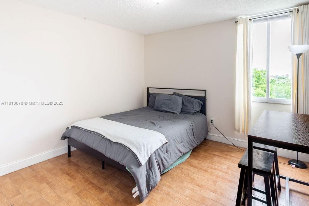 PARKSIDE NO 1 CONDO - BLD - Residential