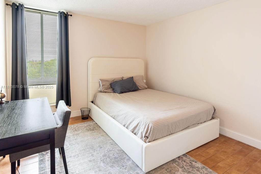 PARKSIDE NO 1 CONDO - BLD - Residential