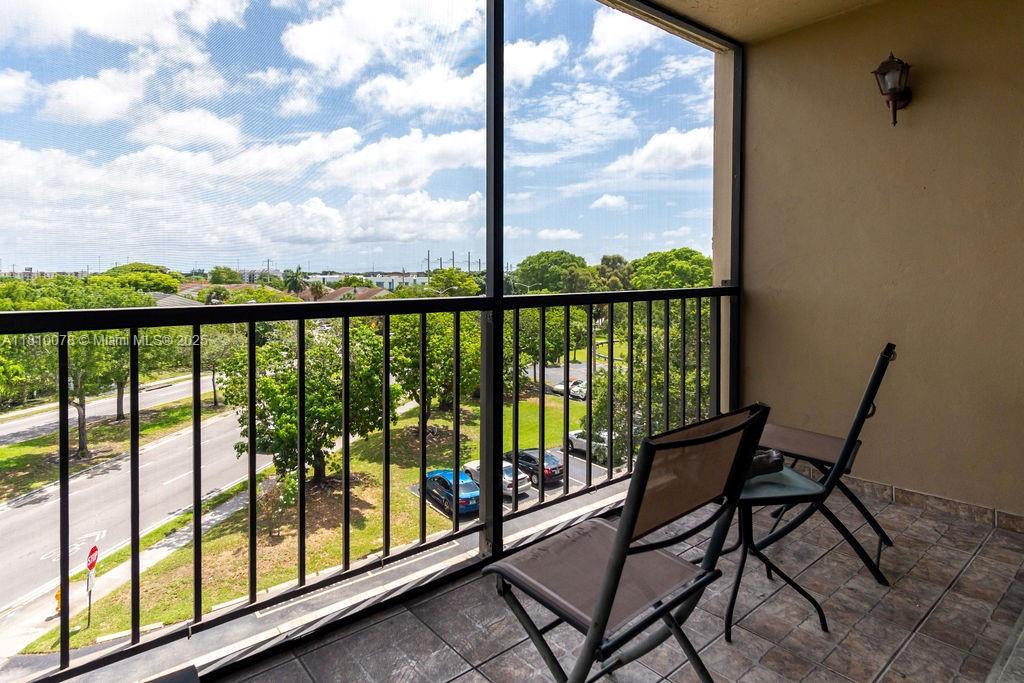 PARKSIDE NO 1 CONDO - BLD - Residential