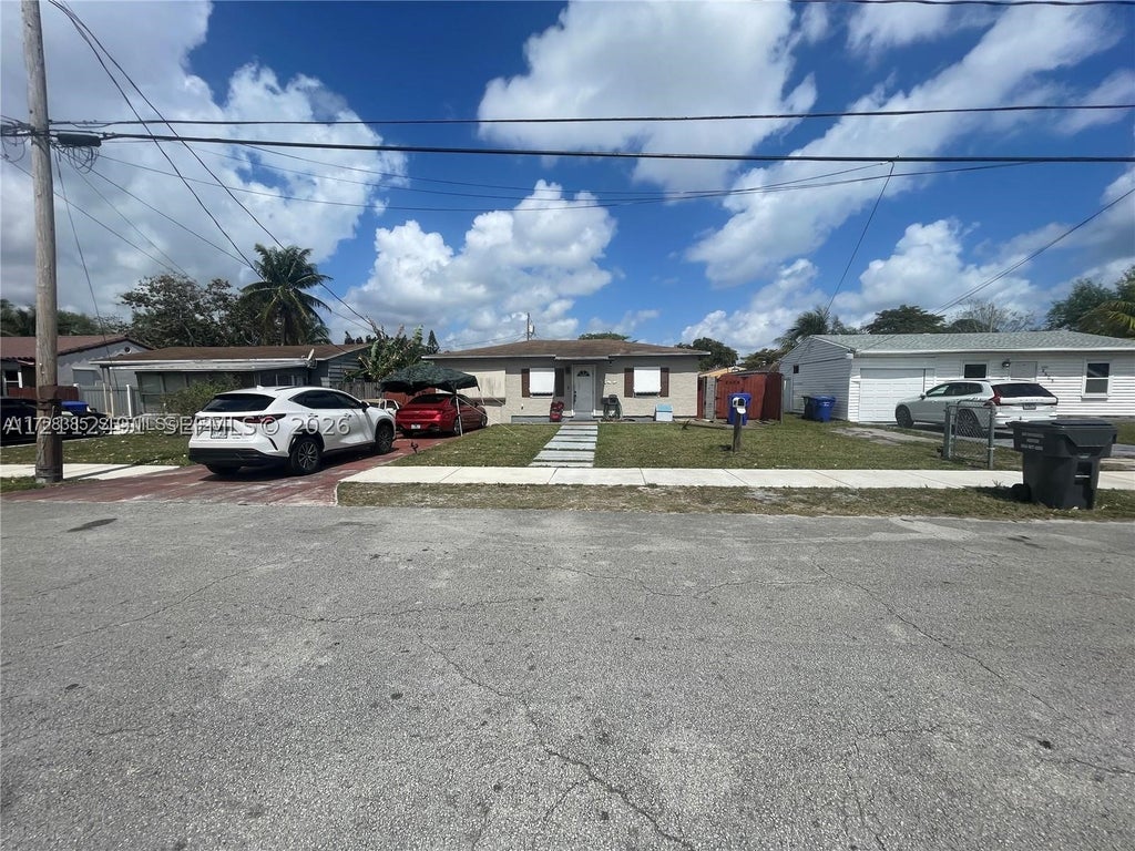 Photo of 2509 Grant St, Hollywood, FL 33020 (MLS # A12112491)