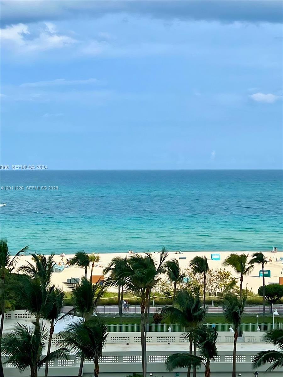 2899 Collins Ave 905