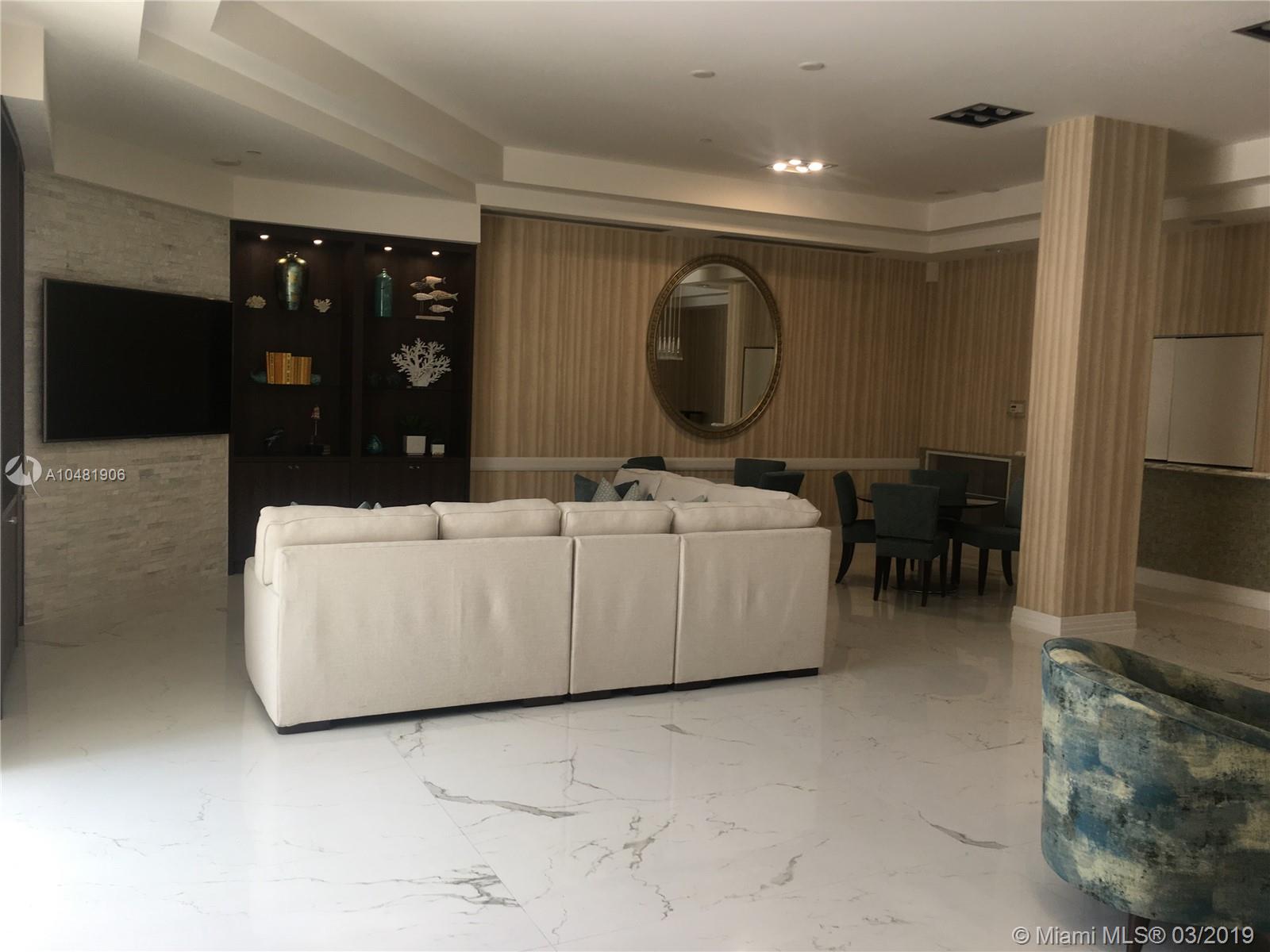 THE COLLINS CONDO - Residential