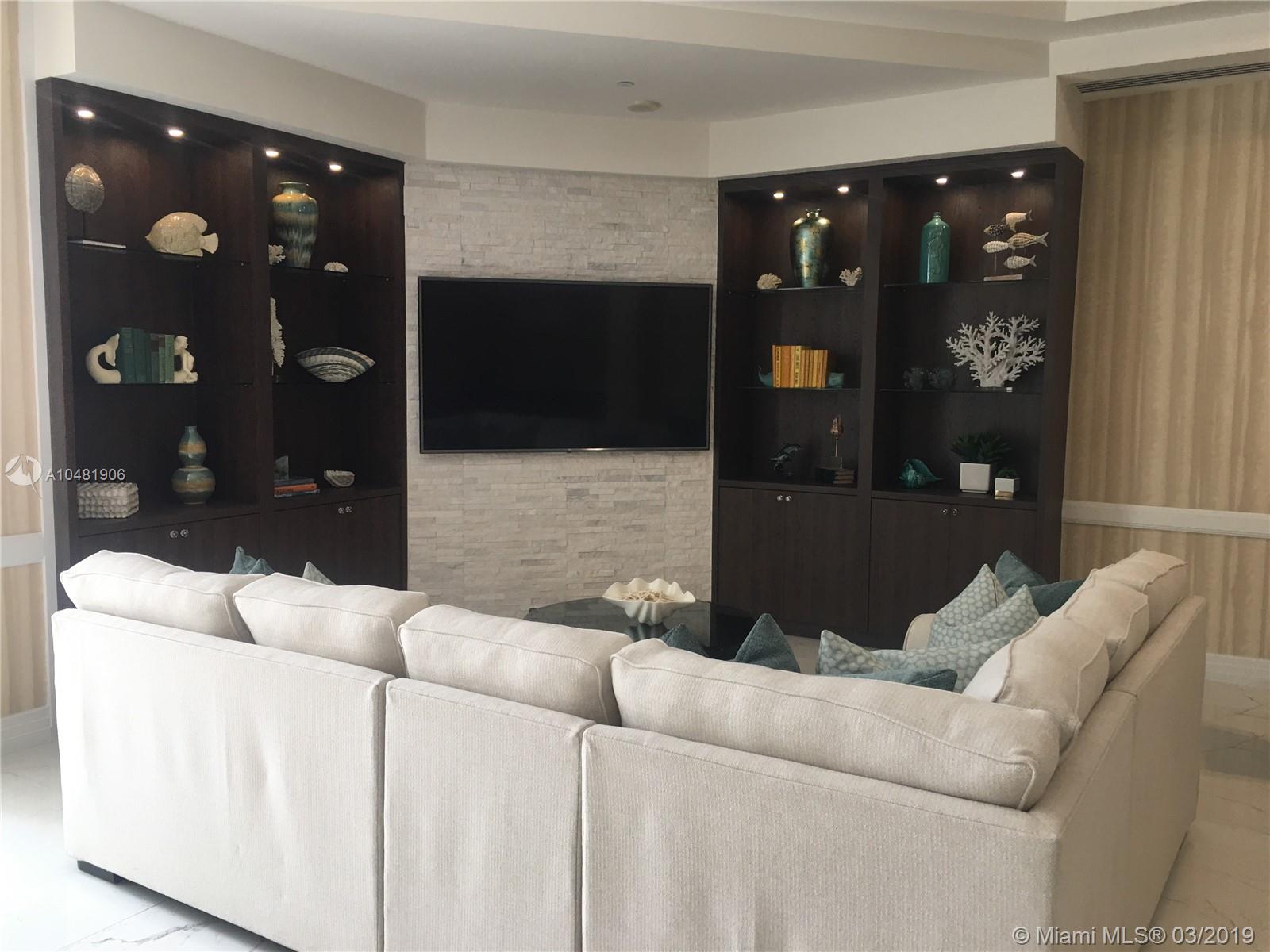 THE COLLINS CONDO - Residential