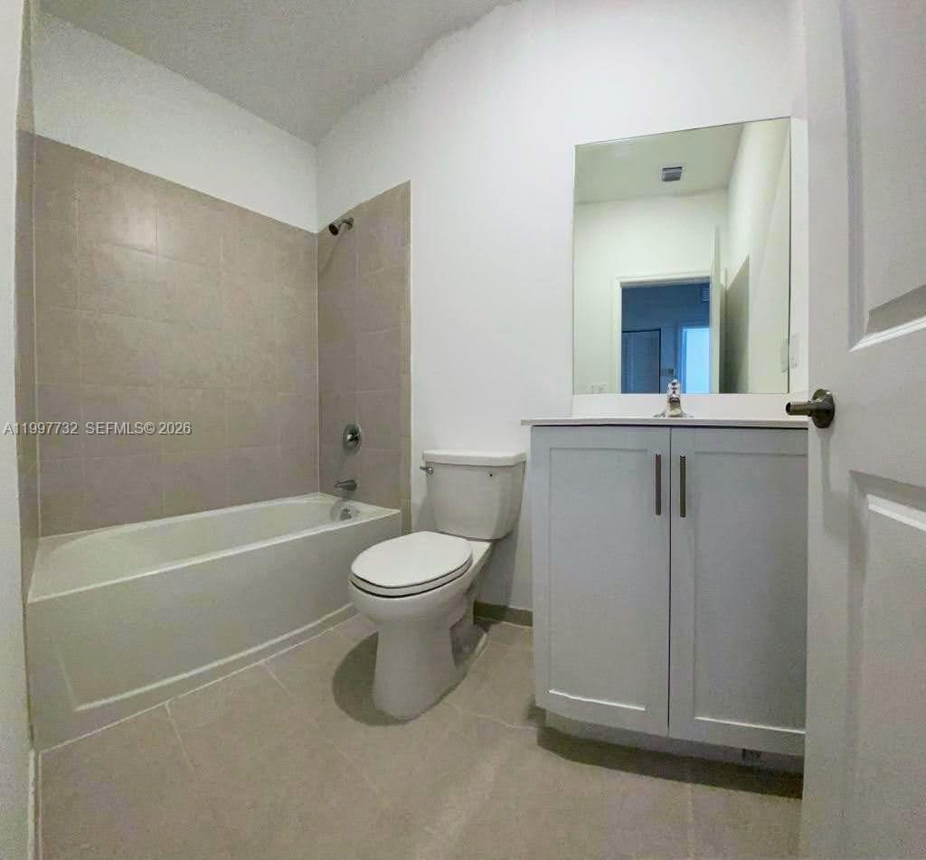 KEYS GATE RESIDENTIAL - Residential Lease