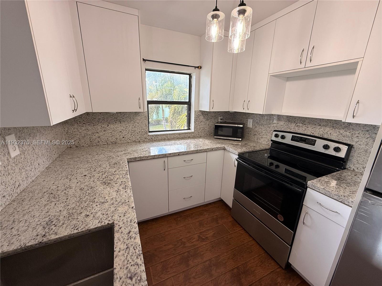 PRESERVE AT AVERY LAKES - Residential Lease