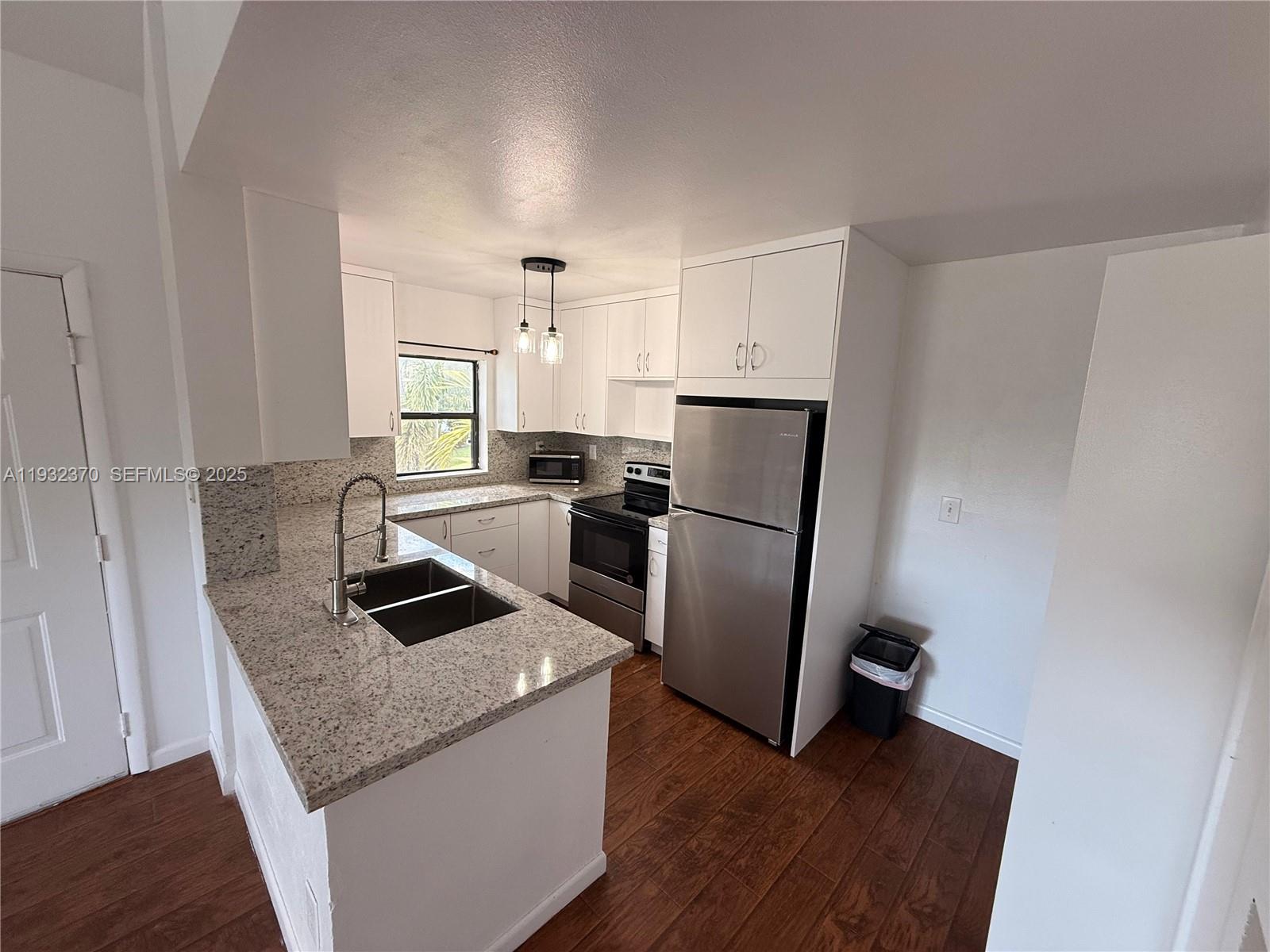 PRESERVE AT AVERY LAKES - Residential Lease