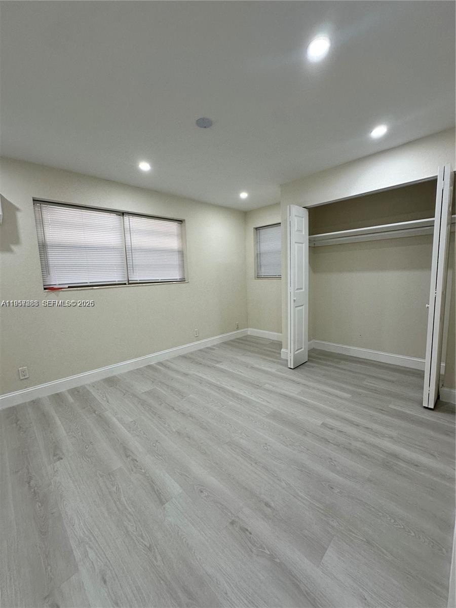 TOWN OF HALLANDALE B-13 - Residential