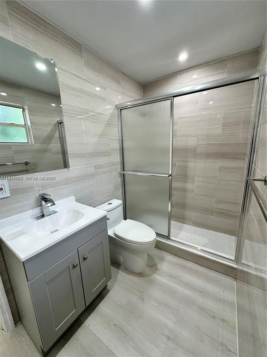 TOWN OF HALLANDALE B-13 - Residential