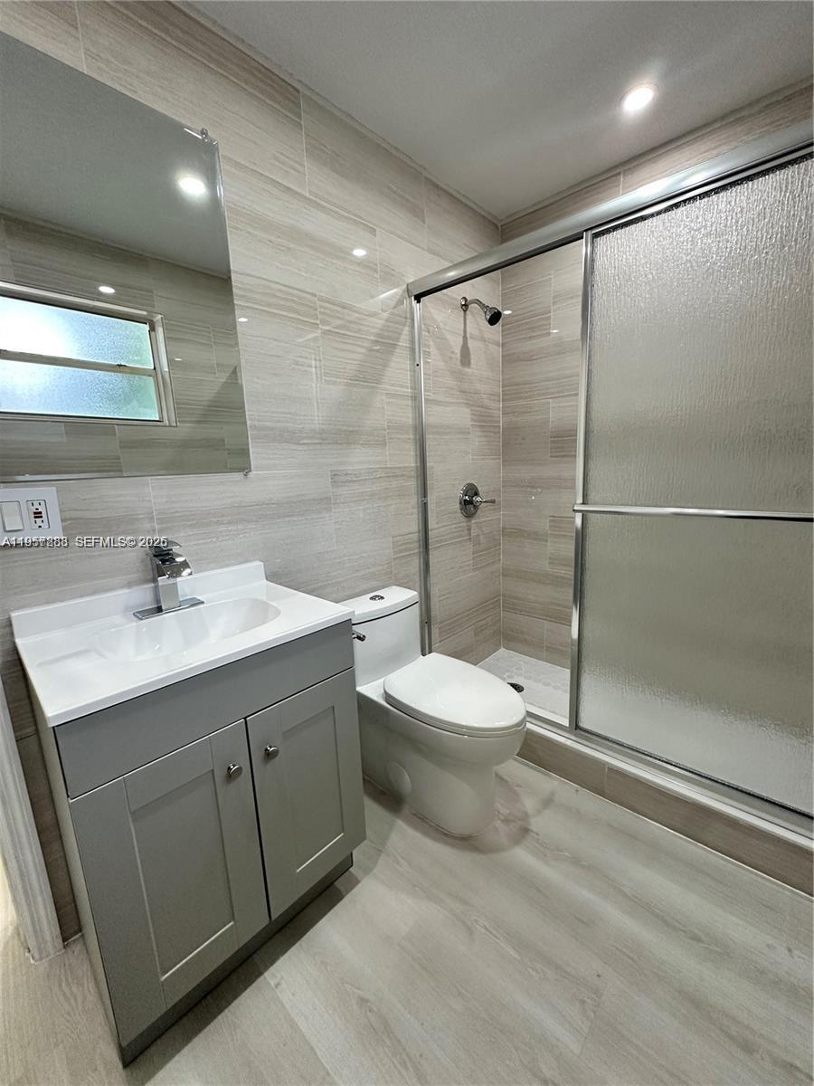 TOWN OF HALLANDALE B-13 - Residential