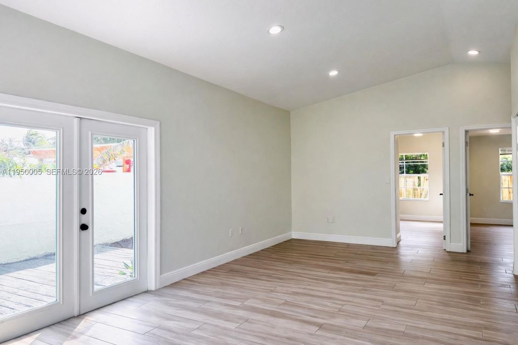 Photo of 1012 NE 17th Ct #3, Fort Lauderdale, FL 33305 (MLS # A11950005)