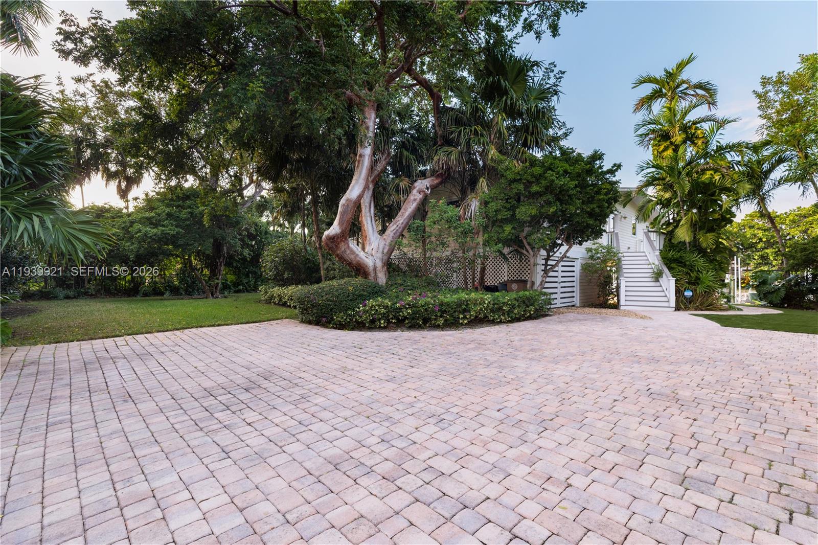 SEVEN ACRES - Residential