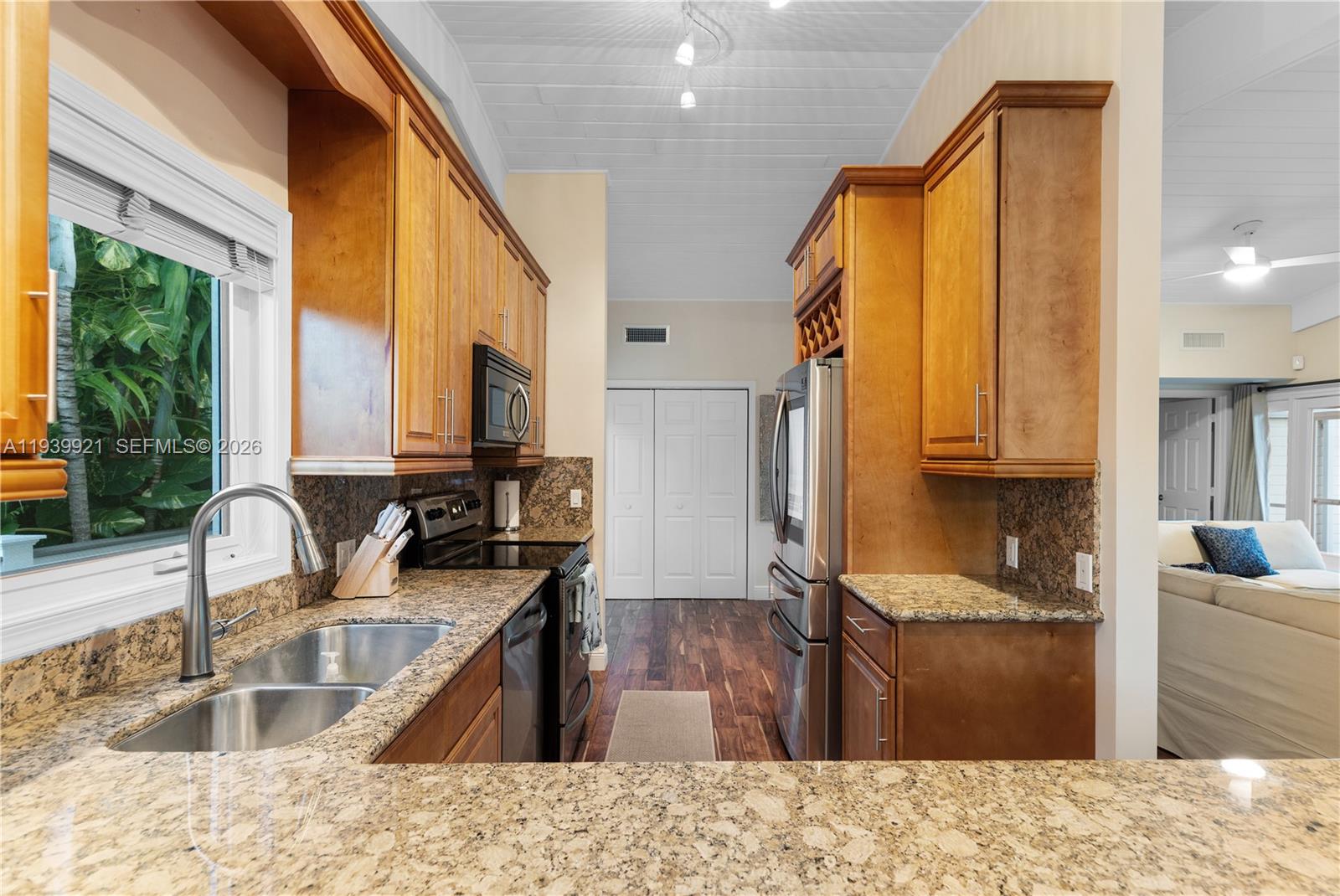 SEVEN ACRES - Residential