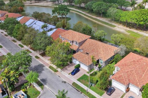 2441 E Aragon Blvd 5 Sunrise FL 33313