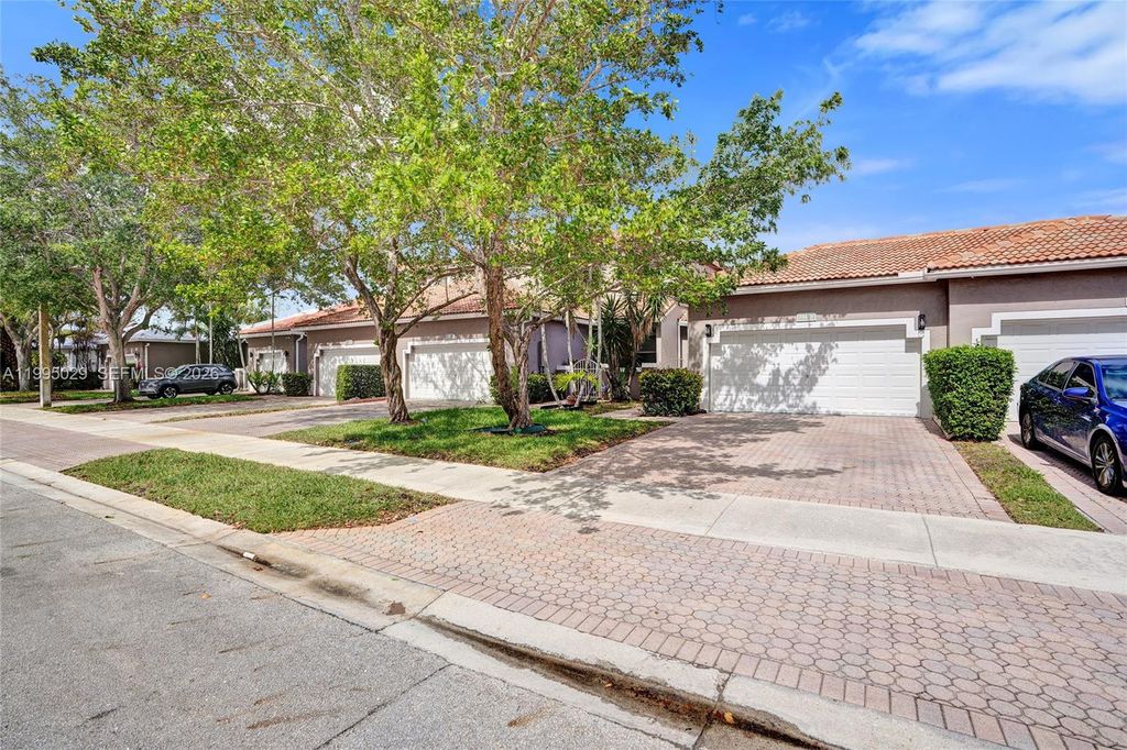 Photo of 2441 E Aragon Blvd #5, Sunrise, FL 33313 (MLS # A11995029)