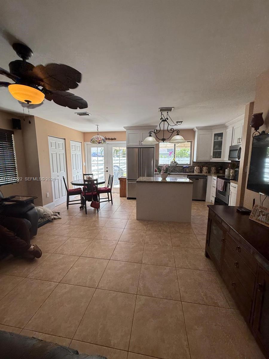 COUNTRY WALK WEST SEC 1 - Residential