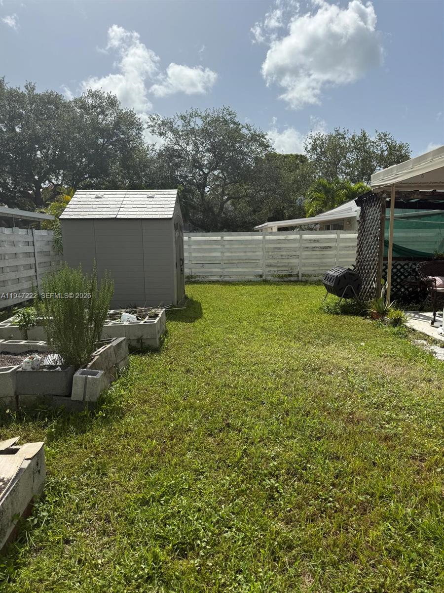 COUNTRY WALK WEST SEC 1 - Residential