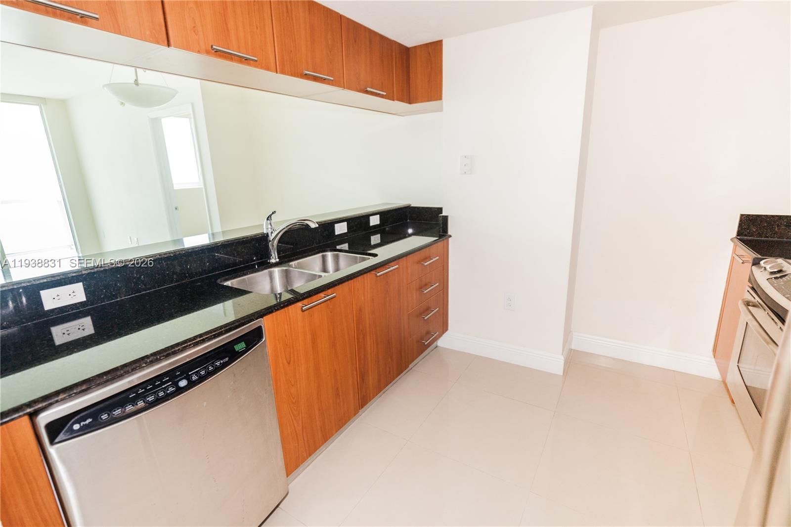 1800 N Bayshore Dr 1603