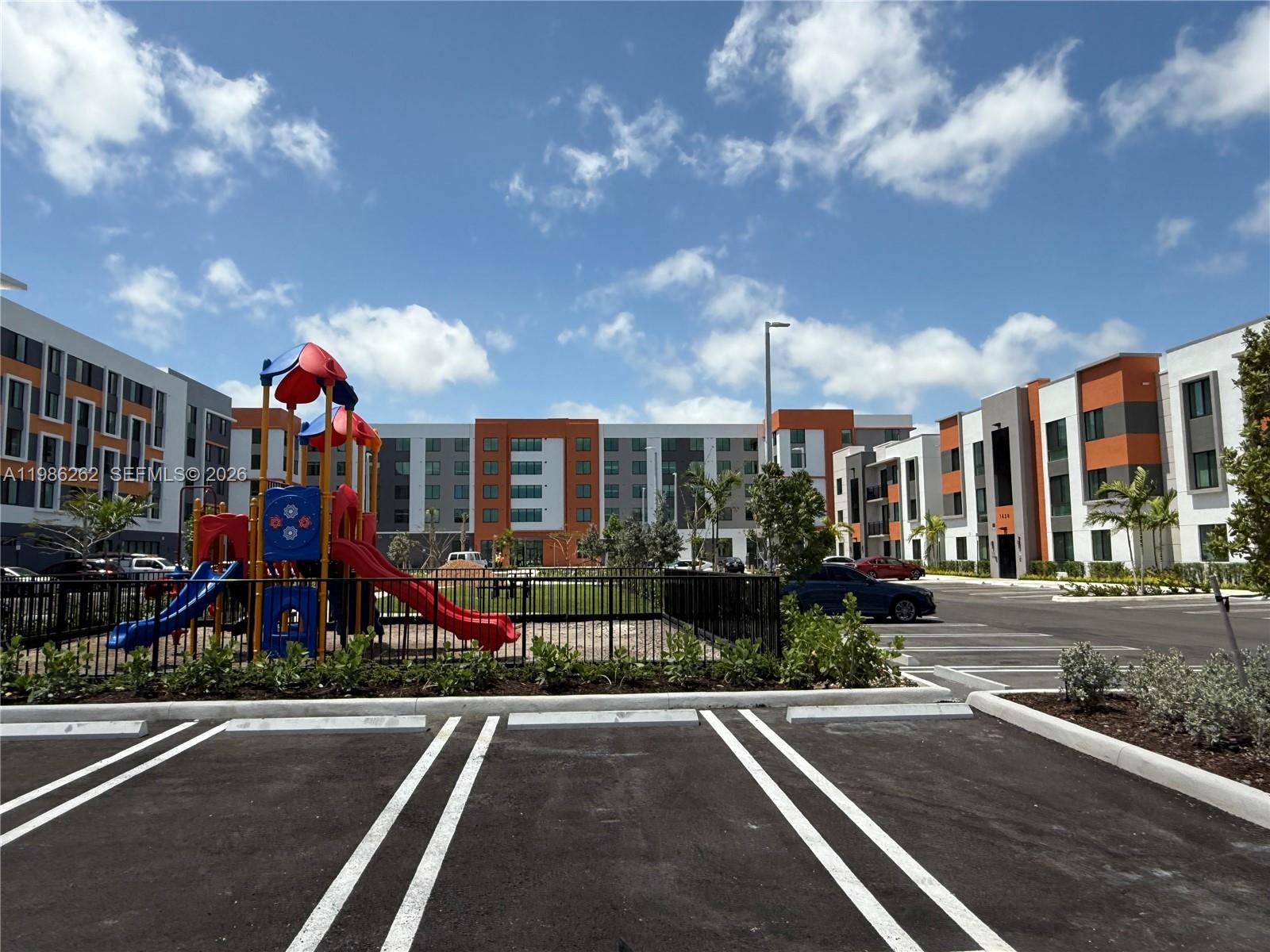 LIBERTY CITY - Residential