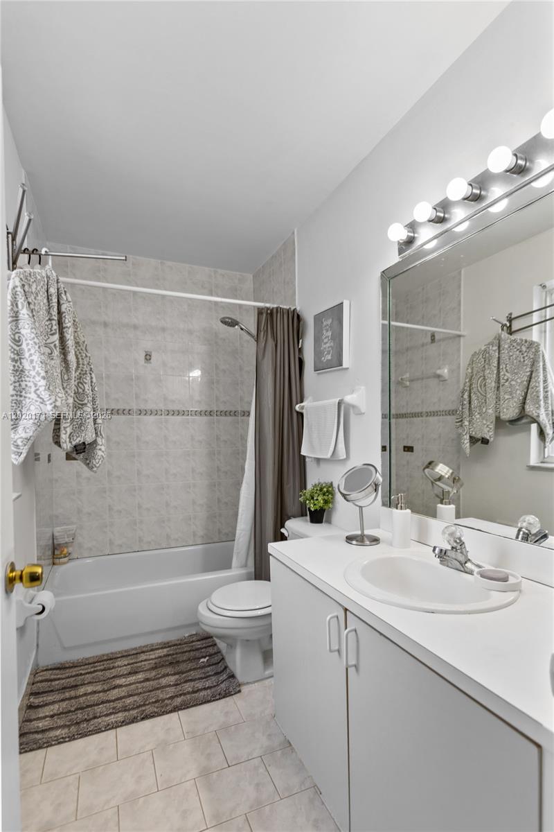 BRISTOL AT KENDALL CONDO - Residential