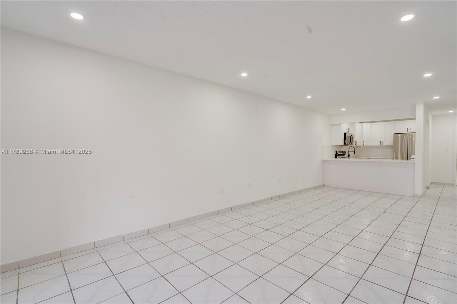 ROYAL PALMETTO CONDO - Residential