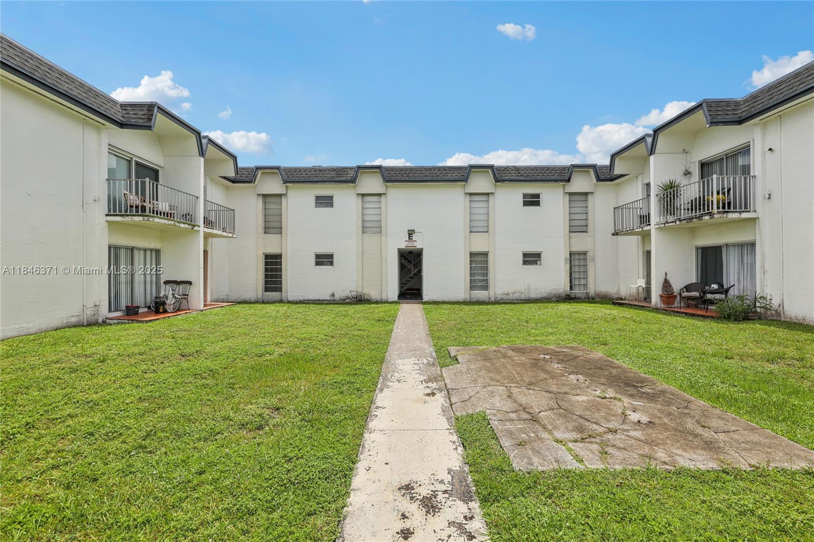 SUNSET PALMS WEST CONDO - Residential