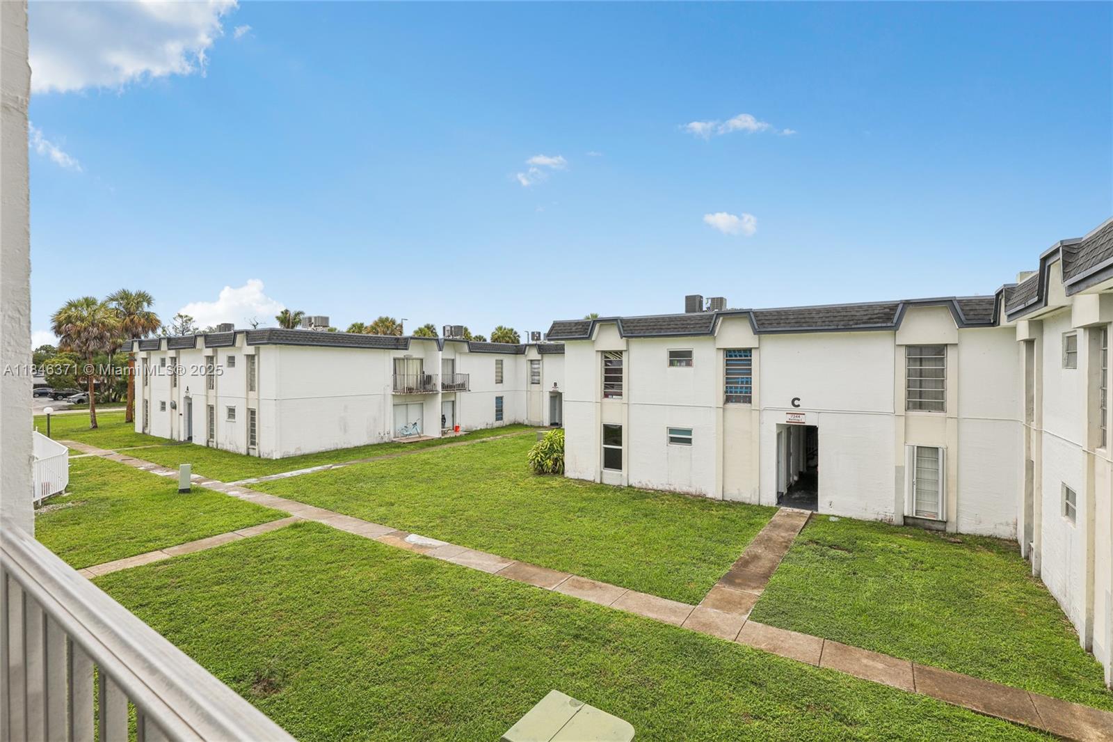 SUNSET PALMS WEST CONDO - Residential