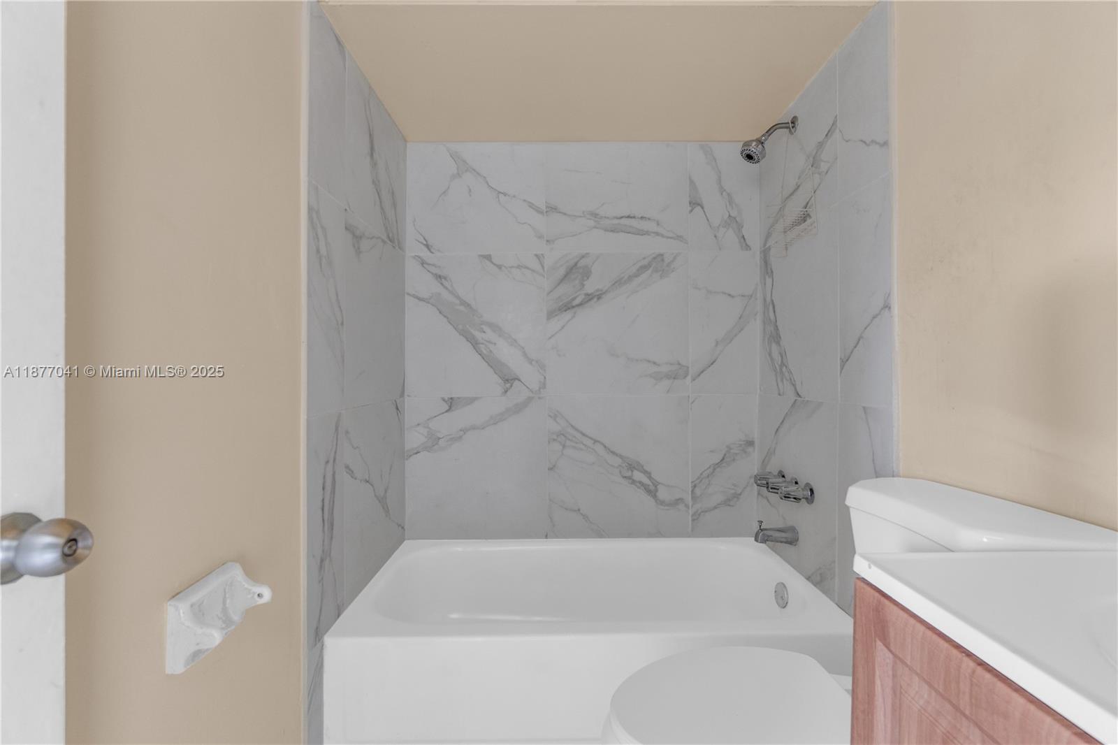 MIAMI GARDENS ESTATES - Residential Lease