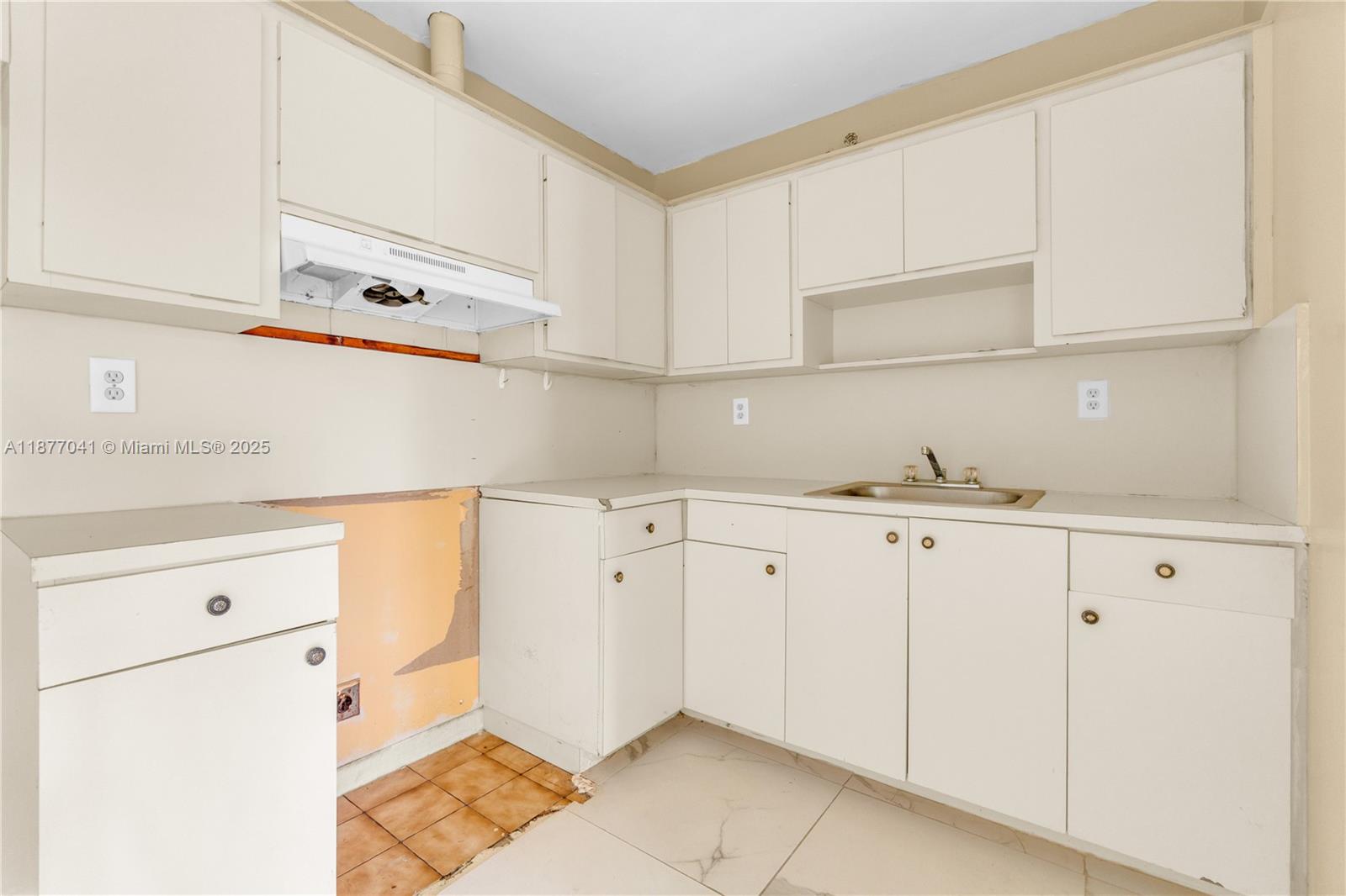 MIAMI GARDENS ESTATES - Residential Lease
