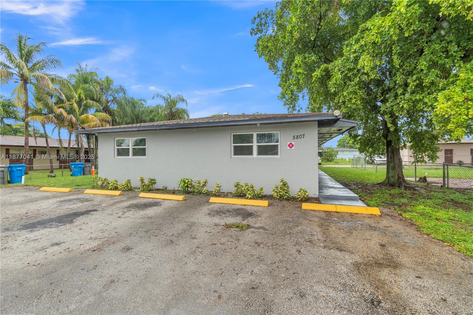 MIAMI GARDENS ESTATES - Residential Lease