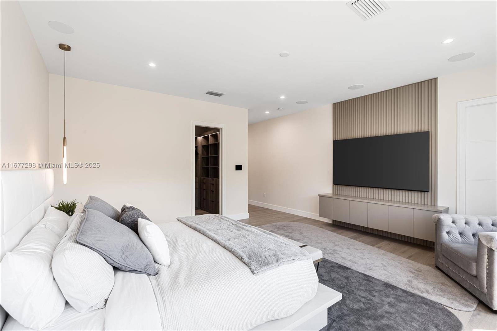 RIO VISTA ISLES - Residential Lease