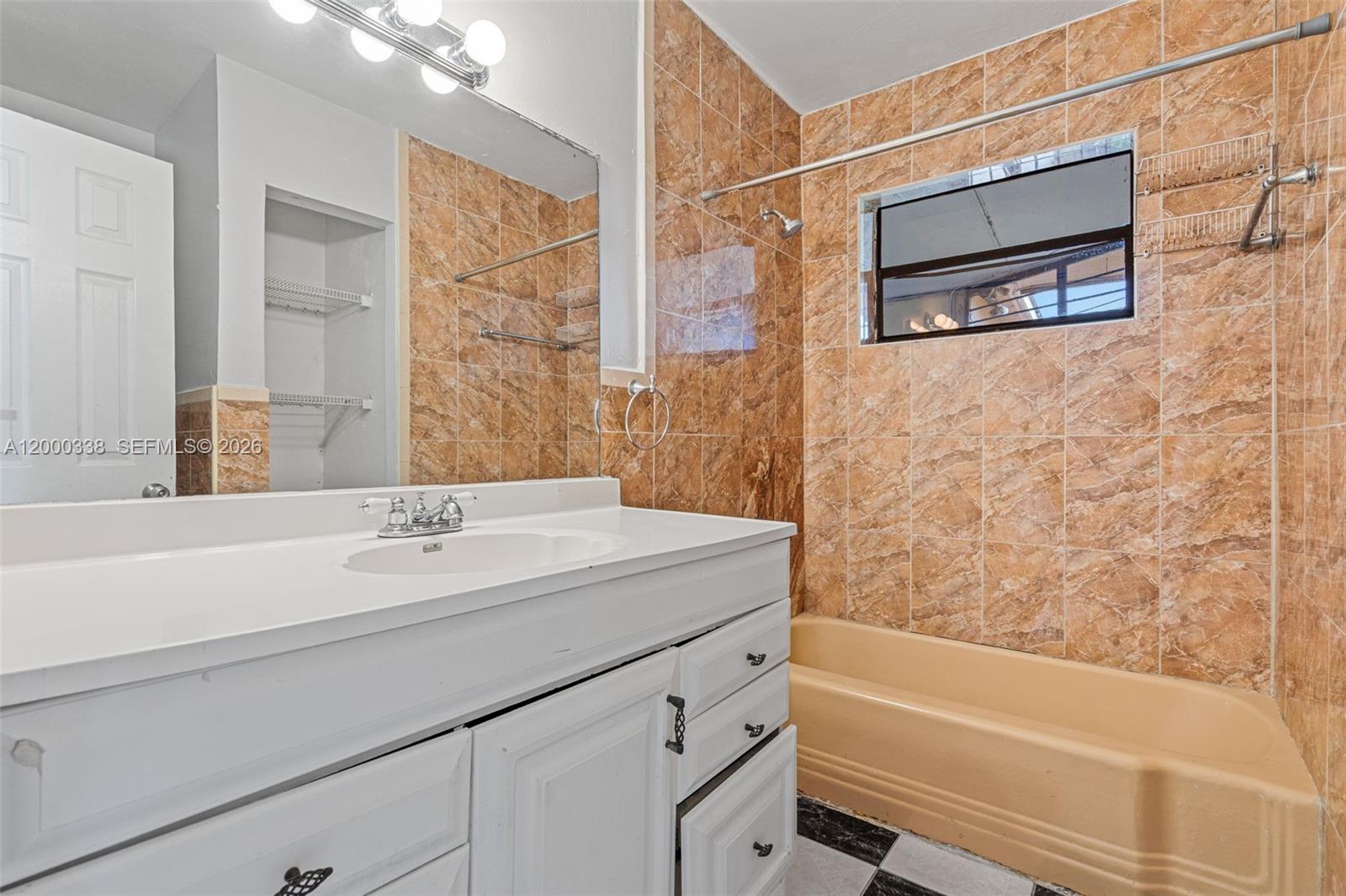 SCOTT LAKE MANOR SEC 6 - Residential