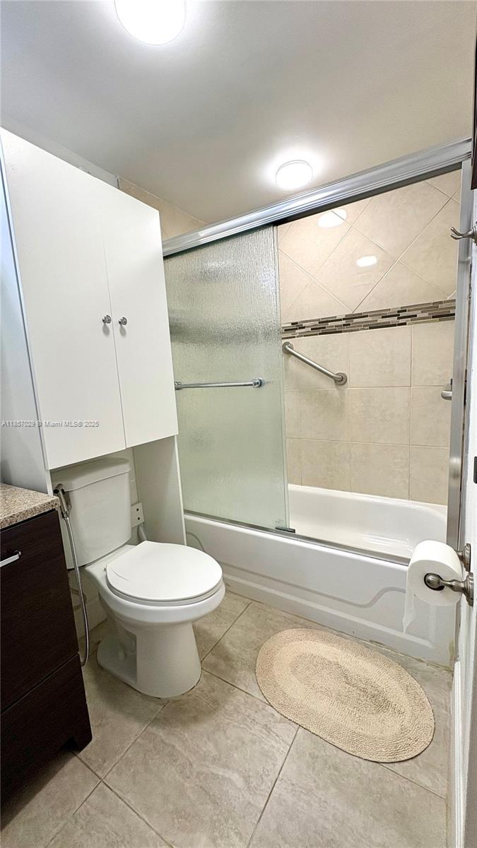 KINGS POINT SAXONY CONDOS - Residential Lease