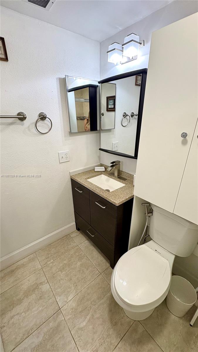 KINGS POINT SAXONY CONDOS - Residential Lease