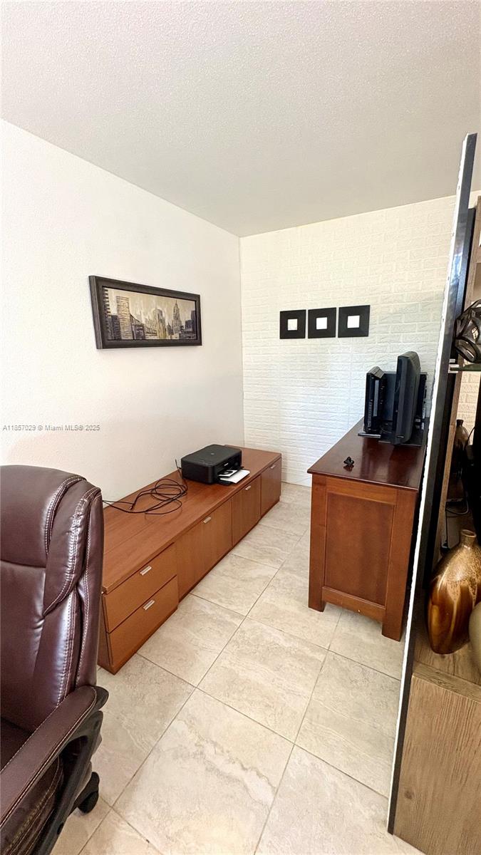 KINGS POINT SAXONY CONDOS - Residential Lease