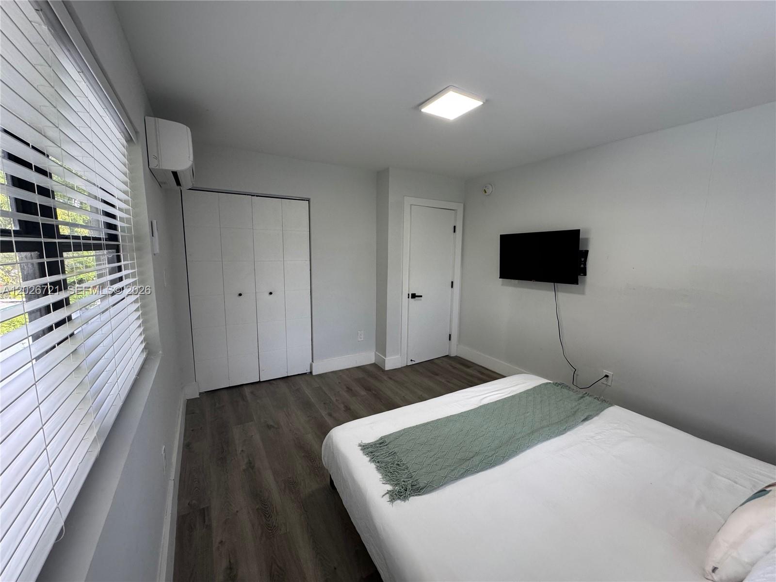 584 NW 30th St 3
