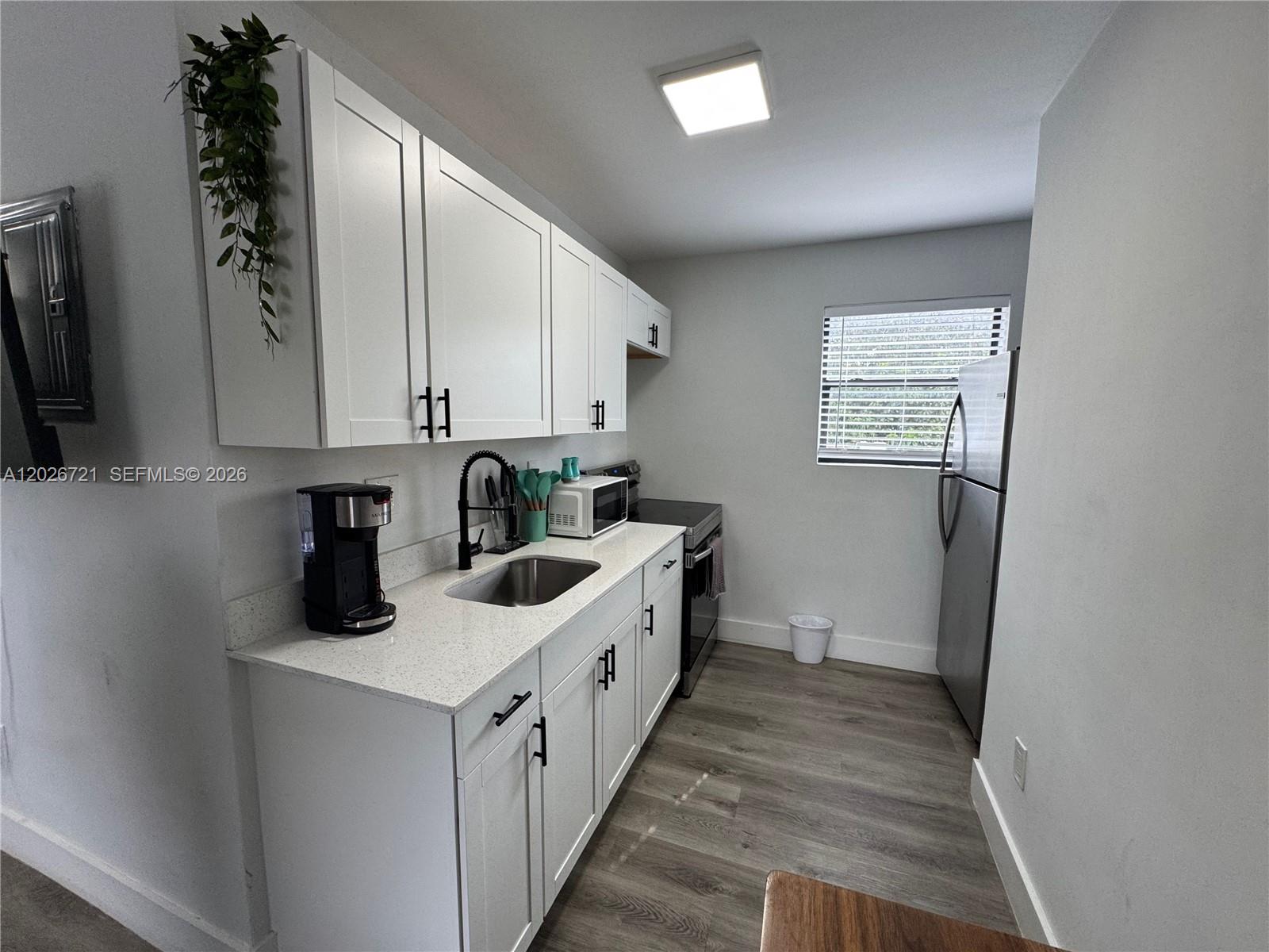 584 NW 30th St 3