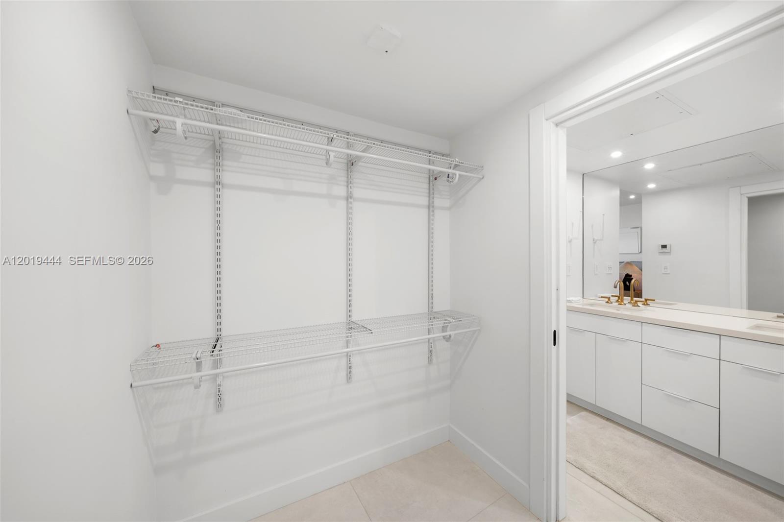 IMPERIAL HOUSE CONDO - Residential