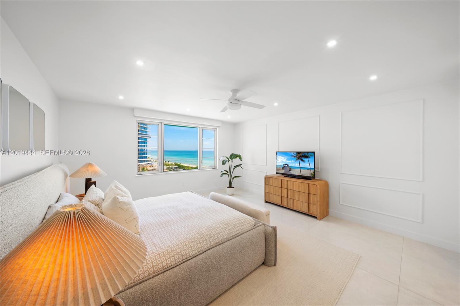 IMPERIAL HOUSE CONDO - Residential