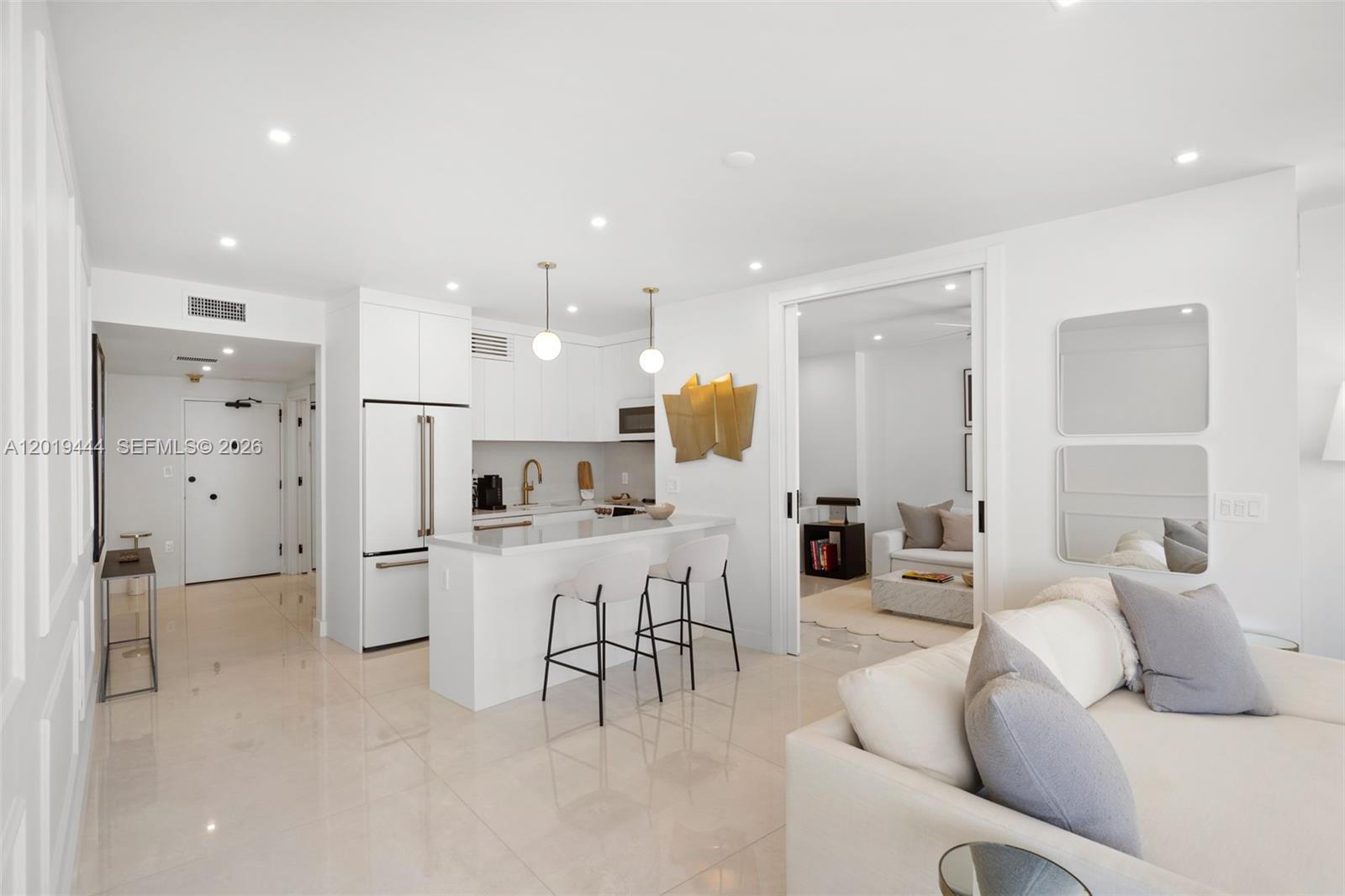 IMPERIAL HOUSE CONDO - Residential
