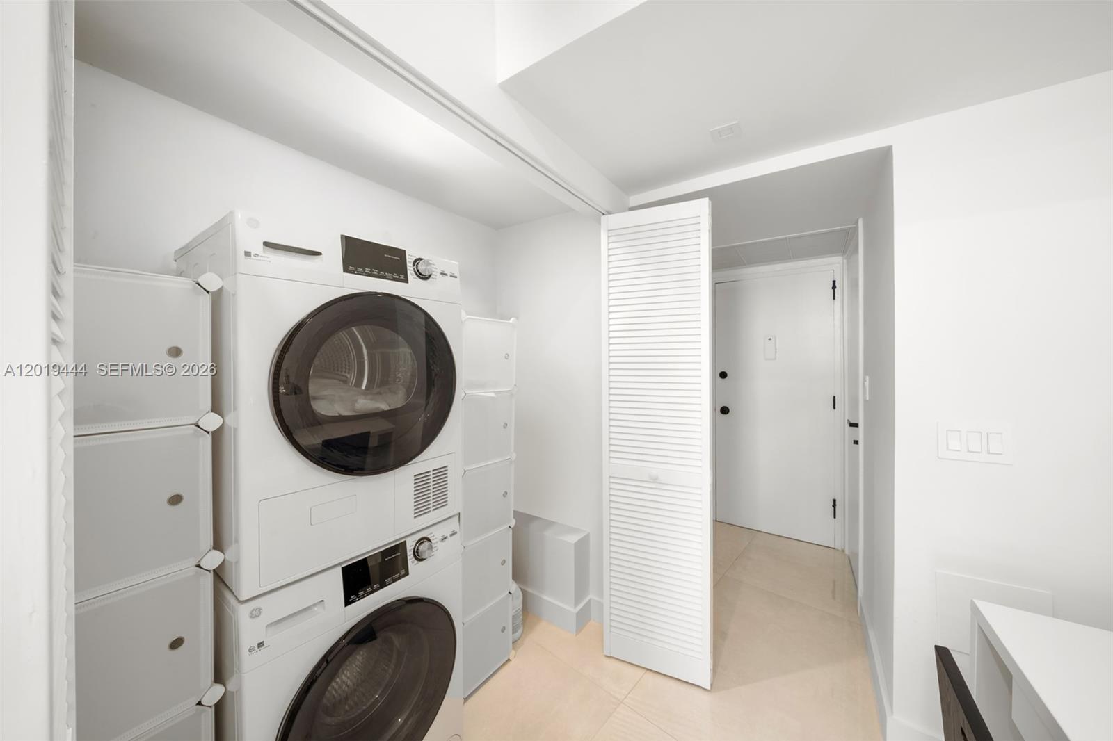 IMPERIAL HOUSE CONDO - Residential