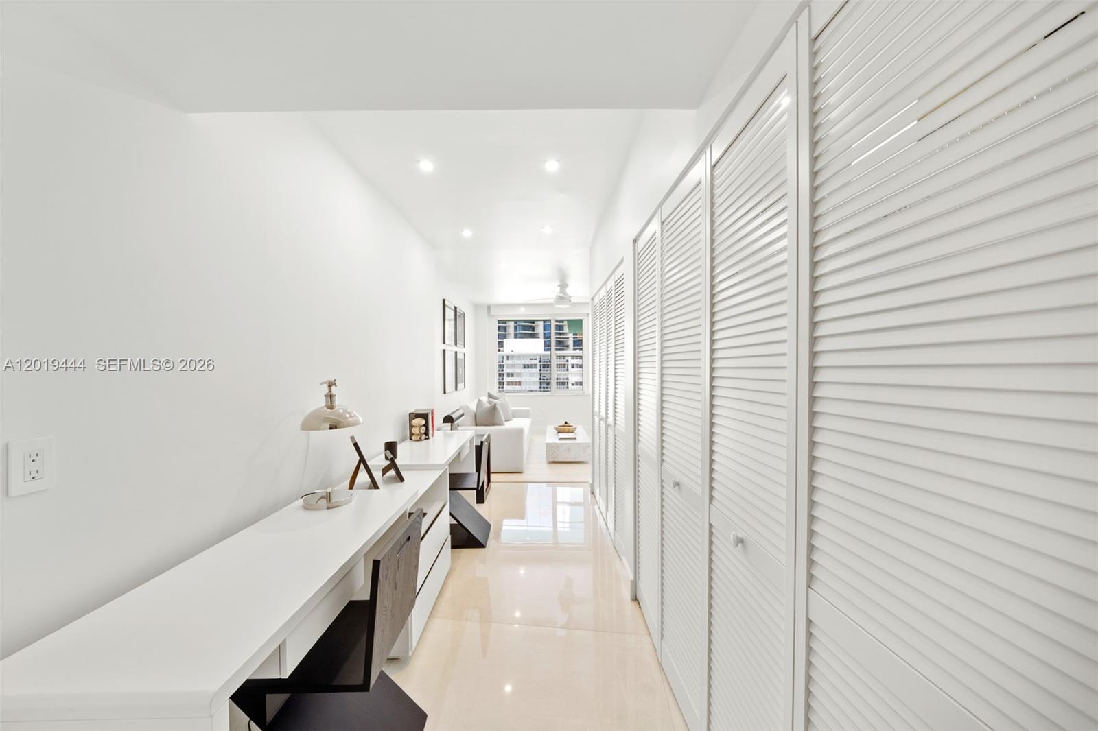 IMPERIAL HOUSE CONDO - Residential