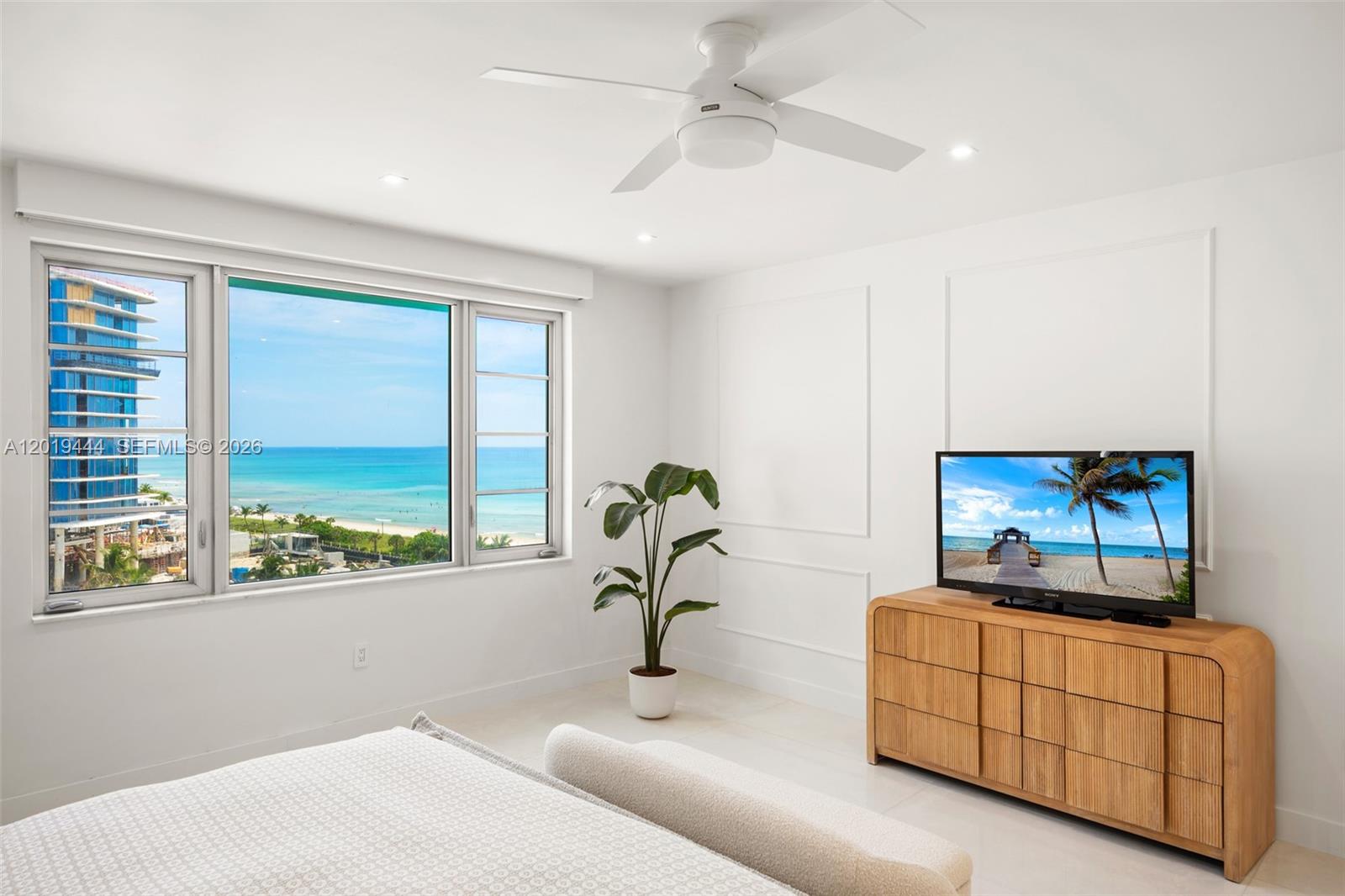 IMPERIAL HOUSE CONDO - Residential