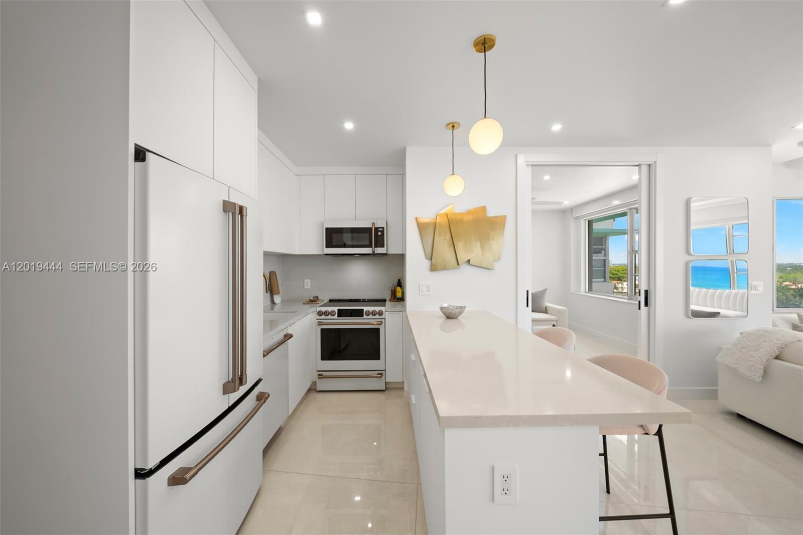 IMPERIAL HOUSE CONDO - Residential