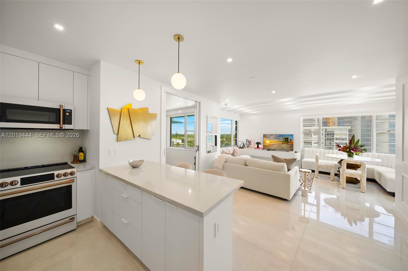 IMPERIAL HOUSE CONDO - Residential