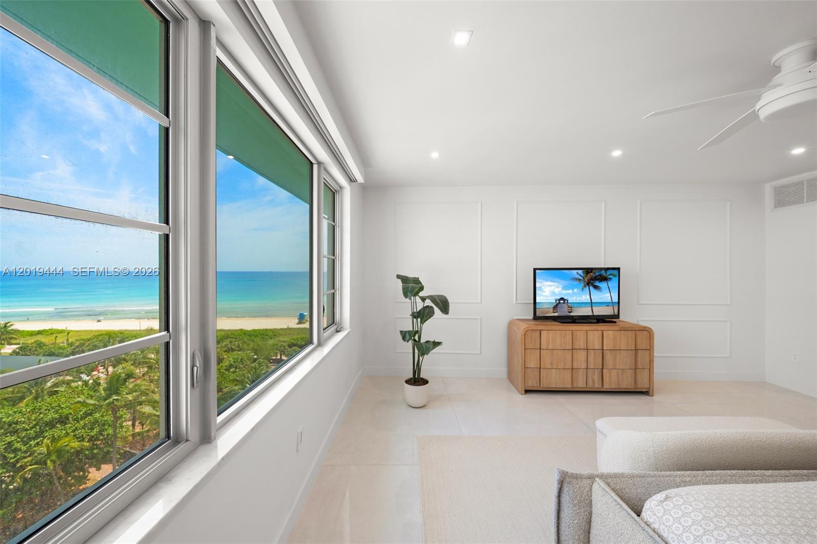 IMPERIAL HOUSE CONDO - Residential