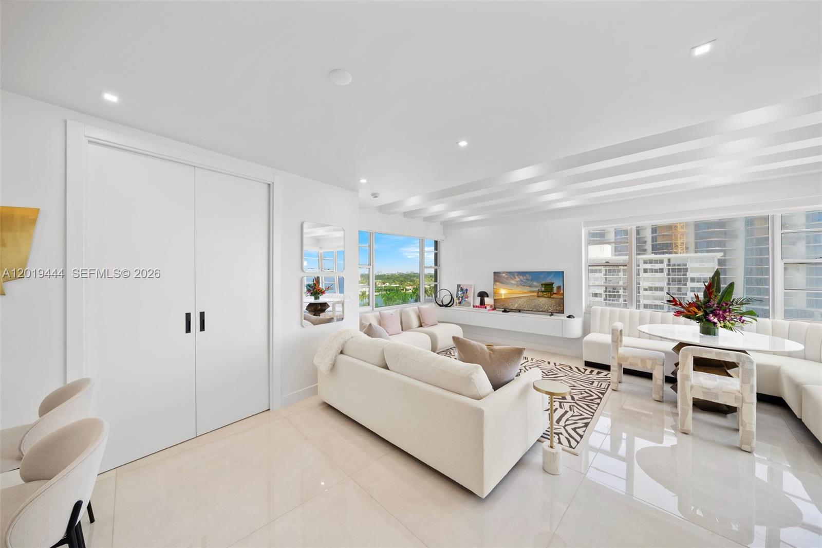 IMPERIAL HOUSE CONDO - Residential